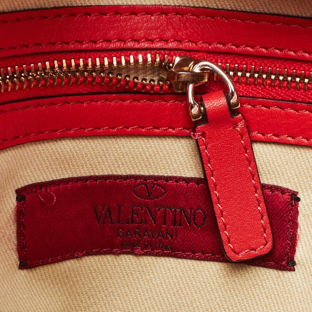 Rockstud leather tote Valentino Garavani Red in Leather - 35925604