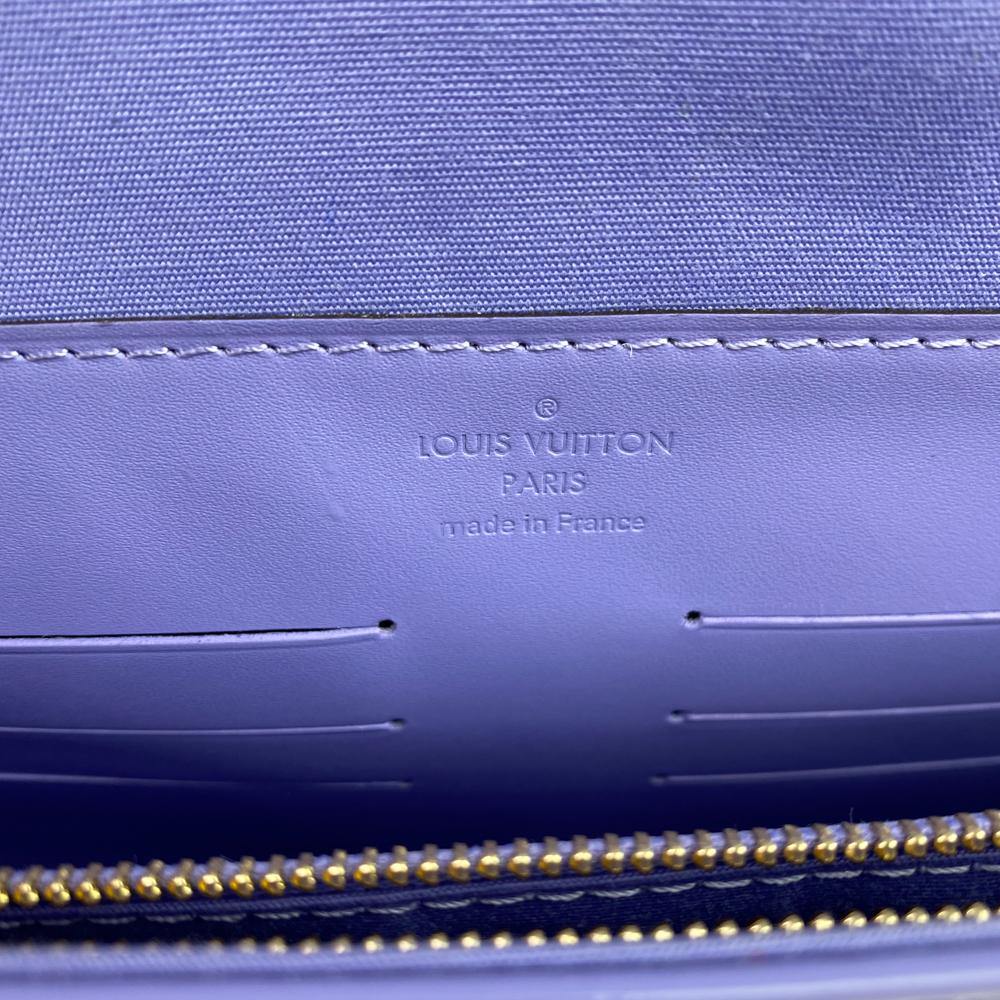 Clutch bag Louis Vuitton Purple in Plastic - 27512981