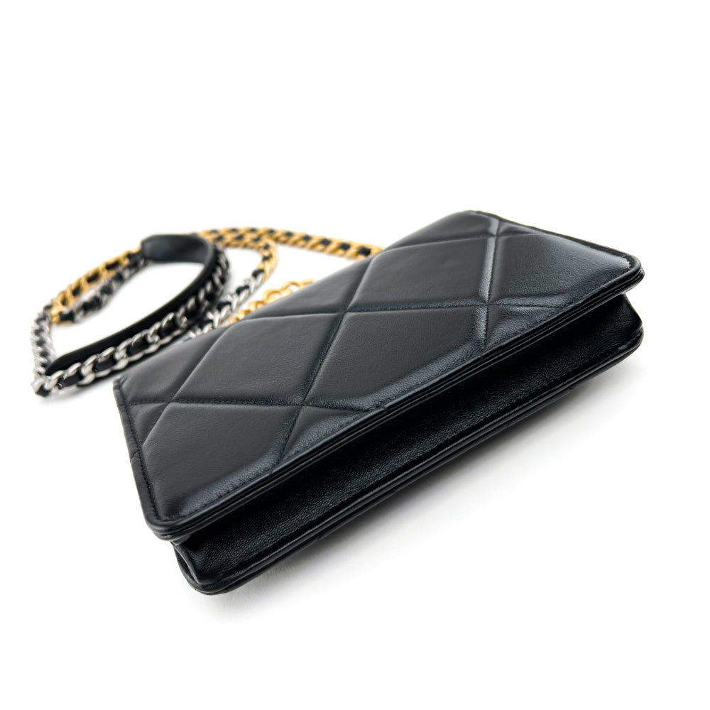 Chanel 19 leather wallet Chanel Black in Leather - 31232303