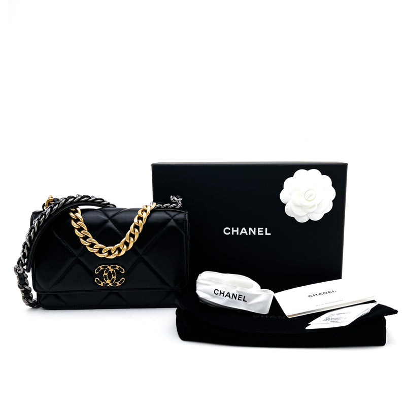 Chanel Small 19bag white lambskin black hardware