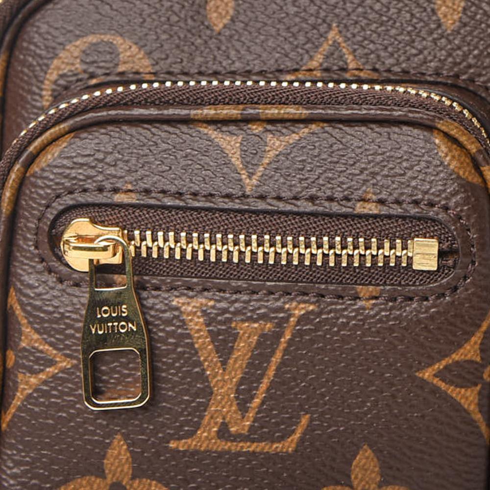 Louis Vuitton Monogram Utility Crossbody Bag Review & What Fits In My Bag?